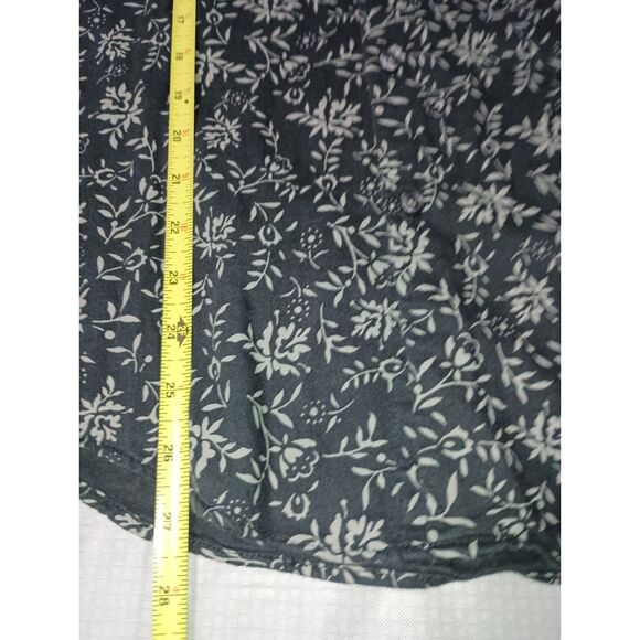 ABERCROMBIE & FITCH, Black Long-Sleeve Button-Up Shirt, Woman Size M - Picture 4 of 5